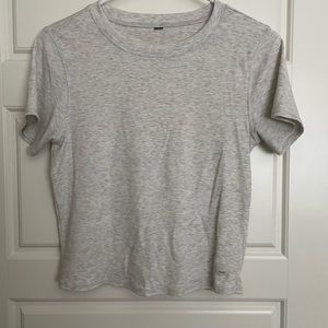 Vuori Mudra Plyo Tee - Heathered Gray - Size M